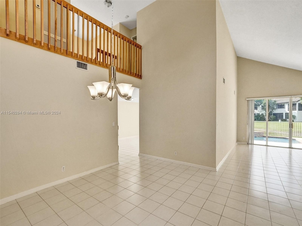 6330 Nw 77th Ct - Photo 6