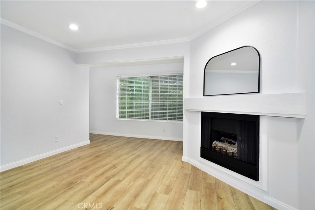 5515 Canoga Avenue - Photo 2