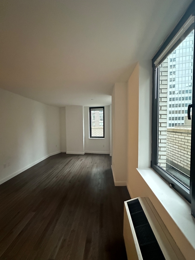 100 Maiden Lane - Photo 2