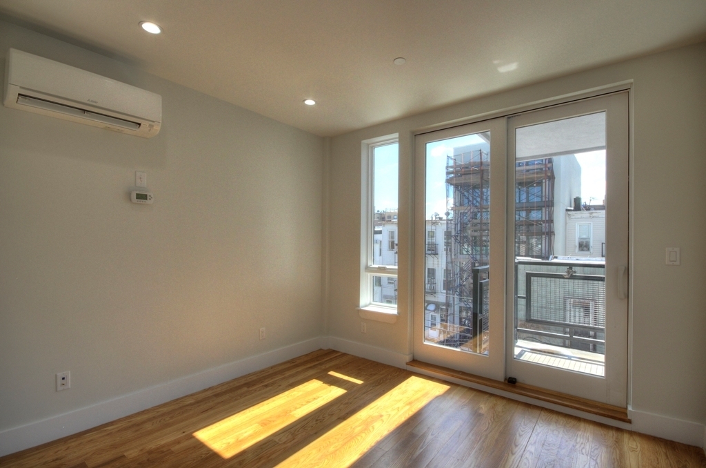 852 Metropolitan Avenue - Photo 7