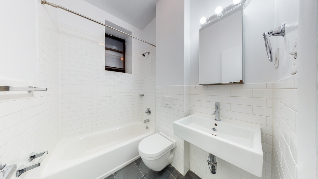 401 East 75th Street - Photo 4