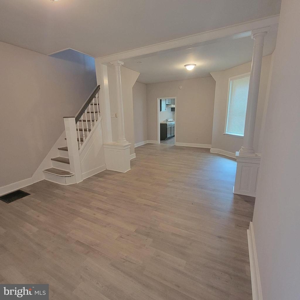 5426 Regent St - Photo 3