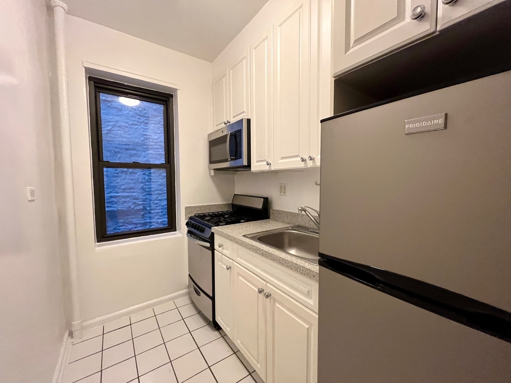 Flatiron Alcove Studio Apartment for Rent  - Photo 2