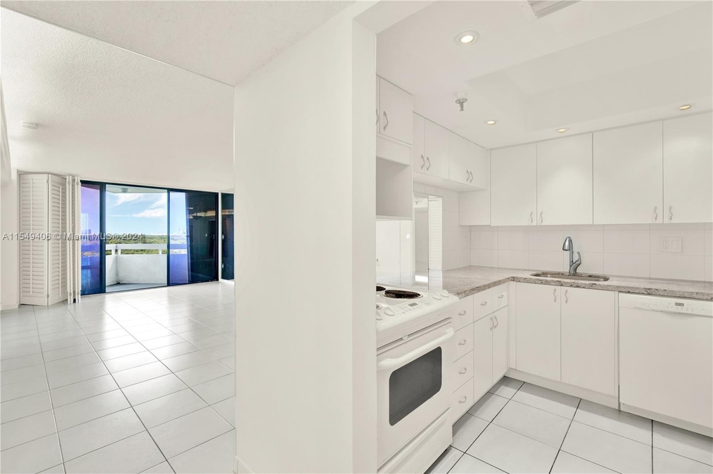 2501 Brickell Ave - Photo 1