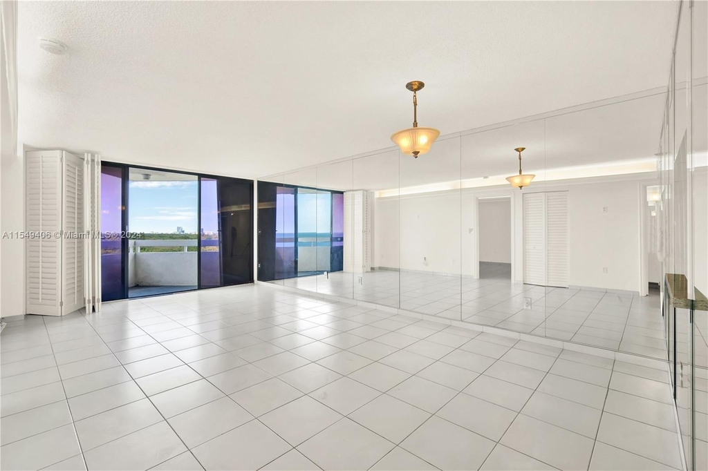 2501 Brickell Ave - Photo 3