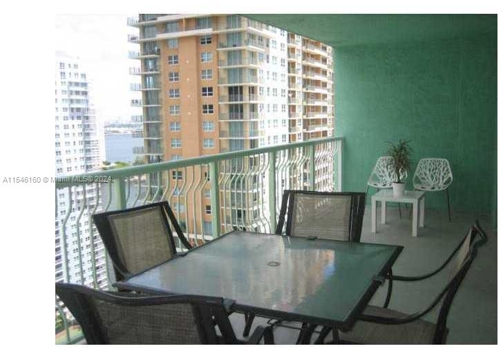 1200 Brickell Bay Dr - Photo 2