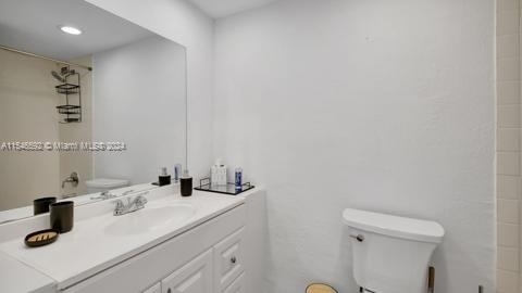 5401 Collins Ave - Photo 12