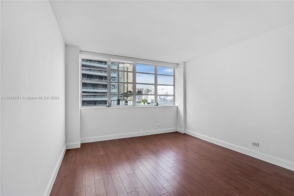 1408 Brickell Bay Dr - Photo 30