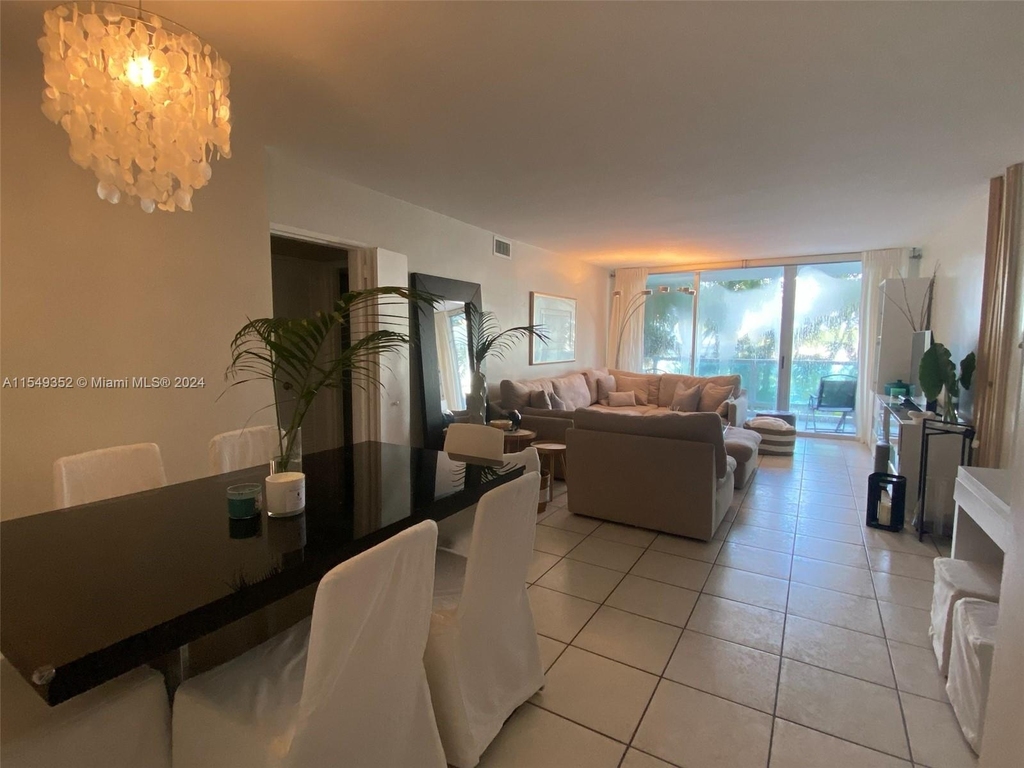 5161 Collins Ave - Photo 10