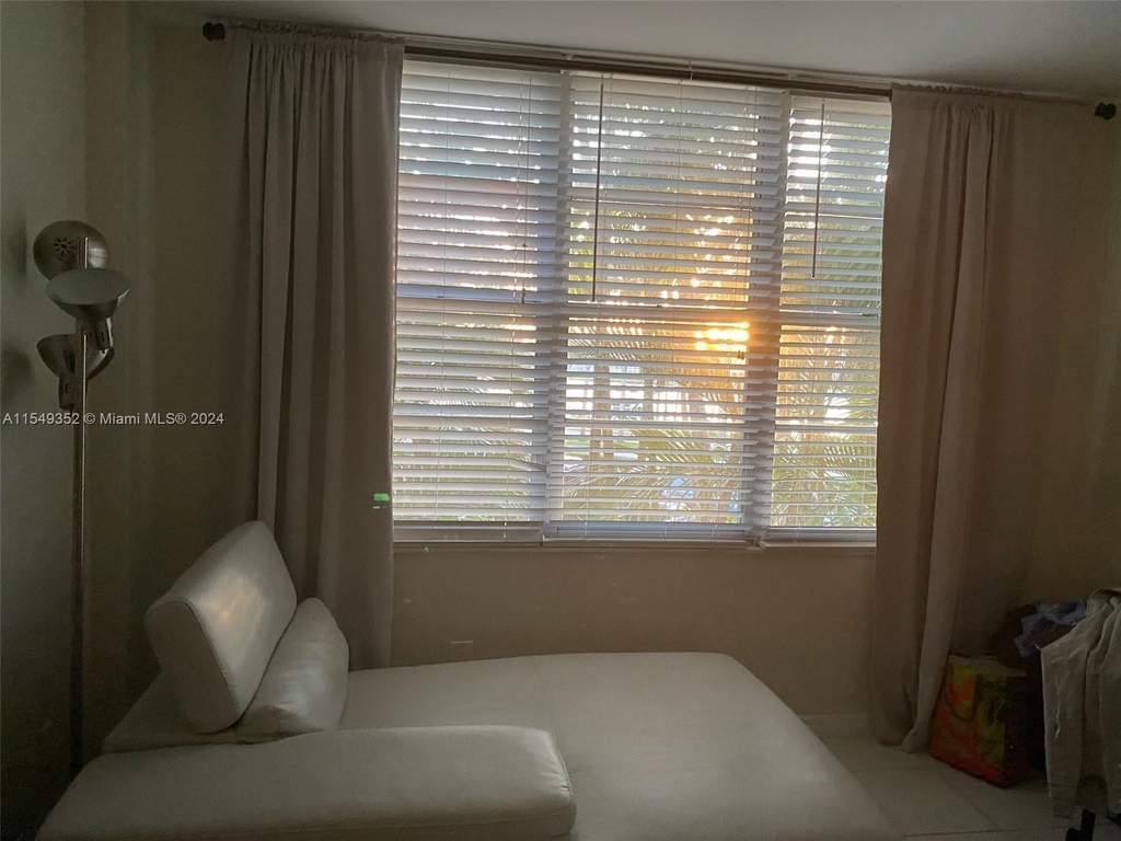 5161 Collins Ave - Photo 22