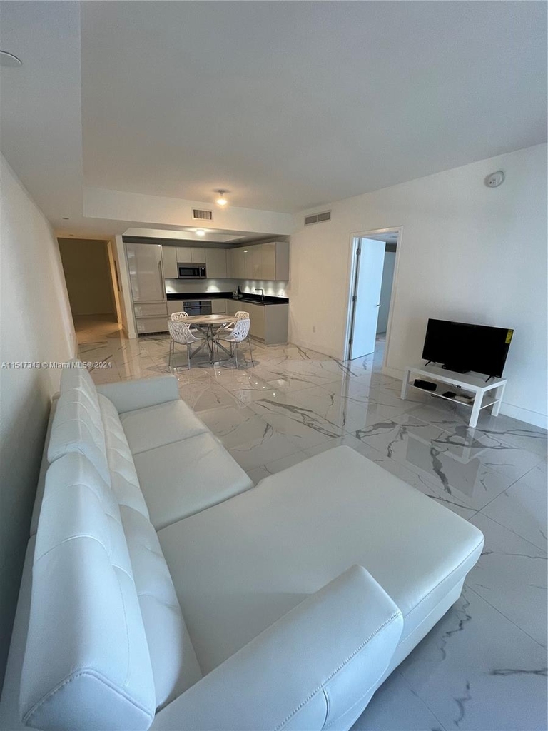 1010 Brickell Ave - Photo 4