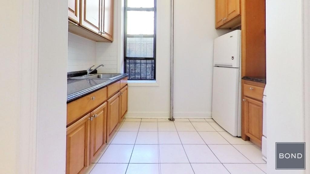 226 East 36 Street - Photo 5