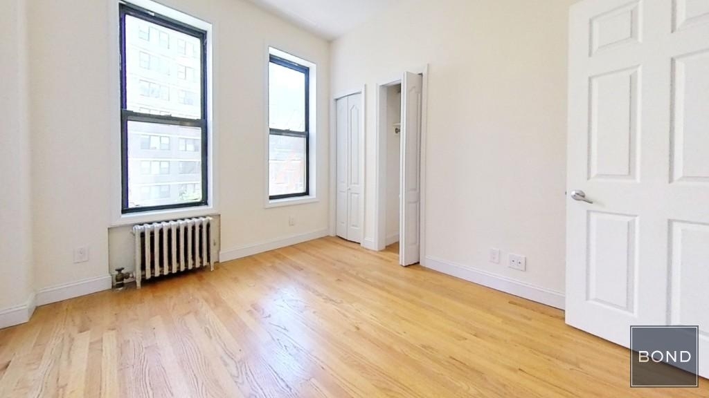 226 East 36 Street - Photo 2