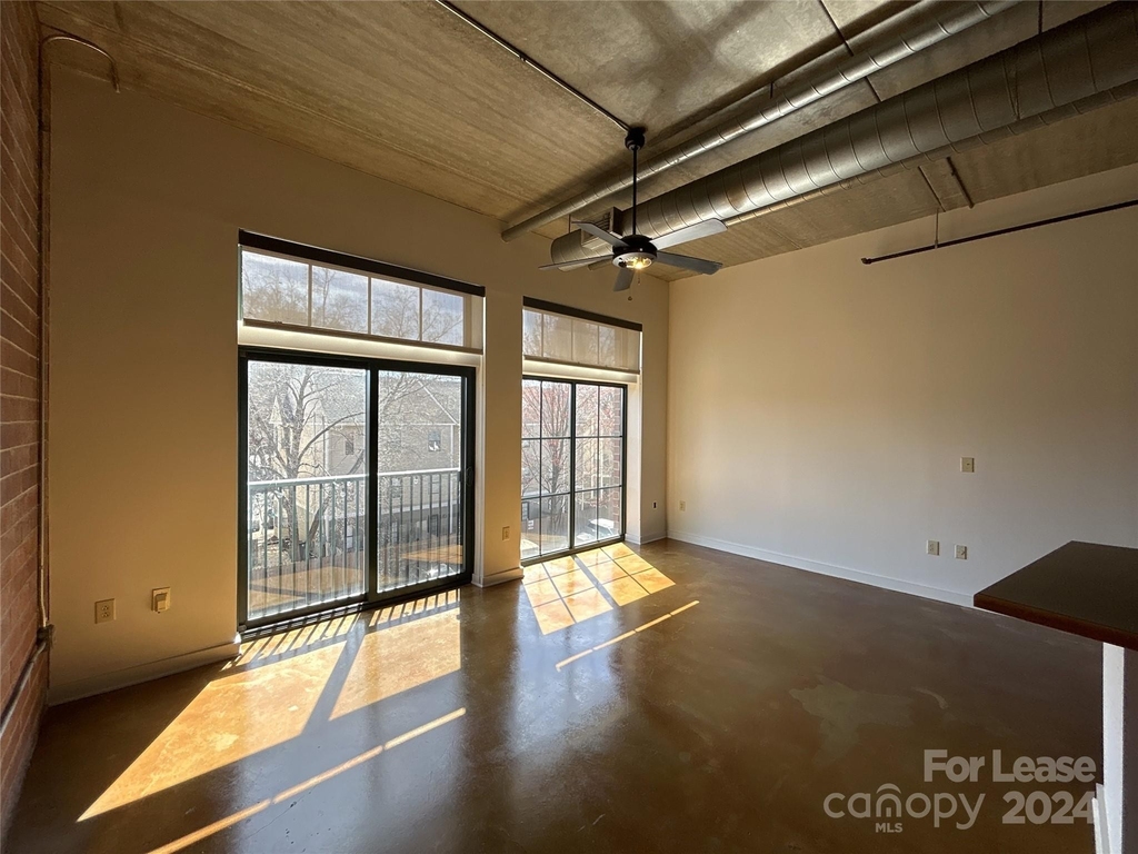 626 N Graham Street - Photo 1