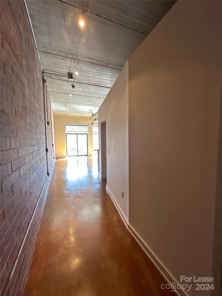 626 N Graham Street - Photo 6