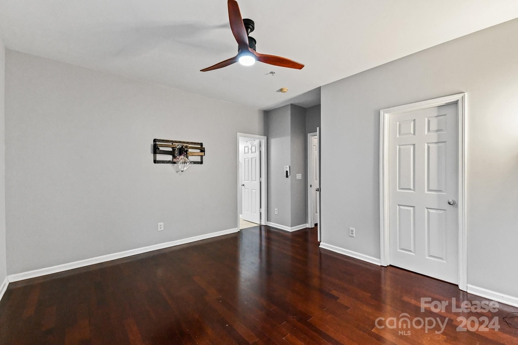 609 Raphael Place - Photo 18