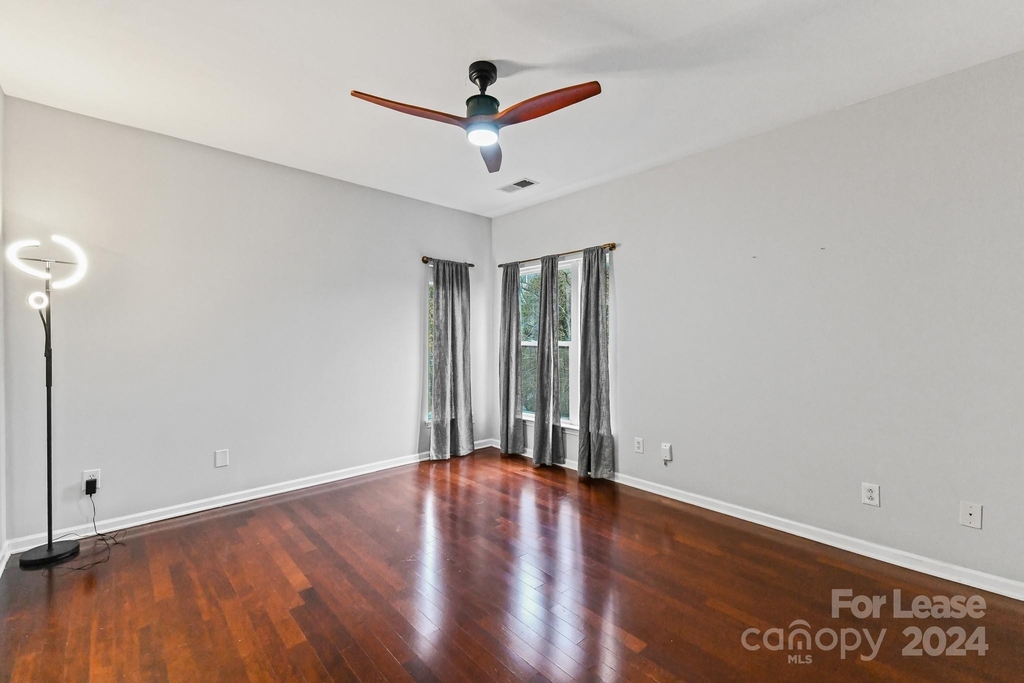 609 Raphael Place - Photo 16