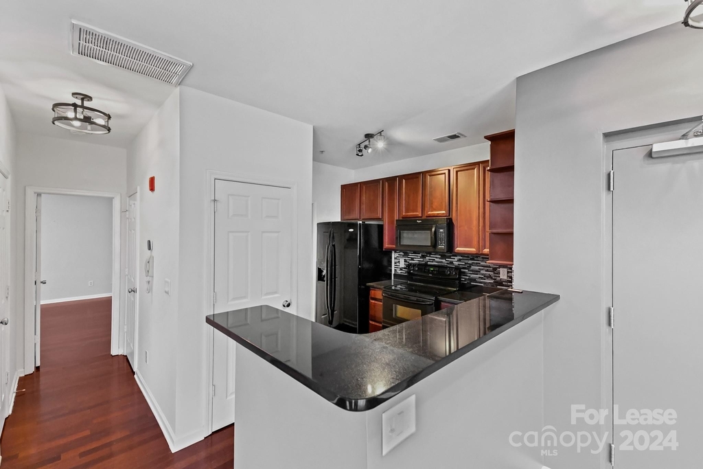 609 Raphael Place - Photo 10