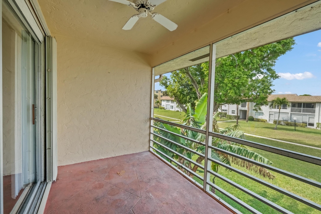 9911 Sandalfoot Boulevard - Photo 10