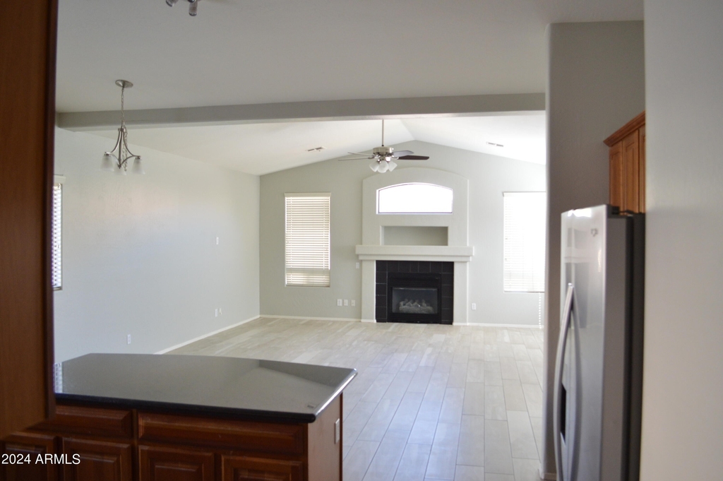 732 W Merrill Avenue - Photo 3