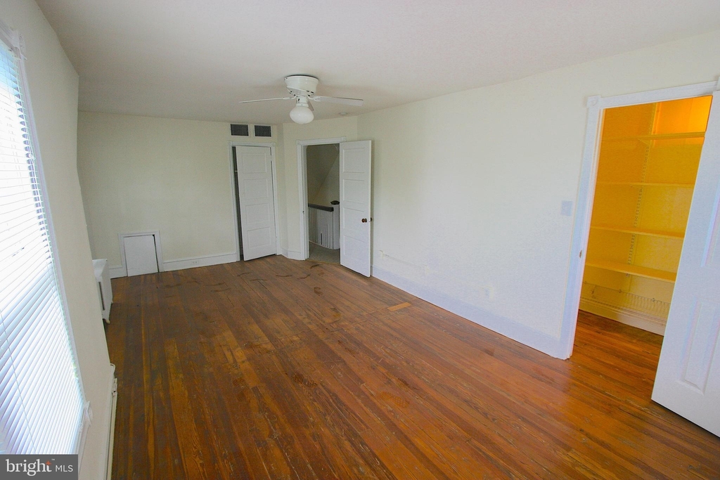 1037 Rees Avenue - Photo 29