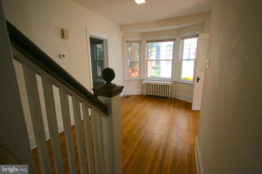 1037 Rees Avenue - Photo 5