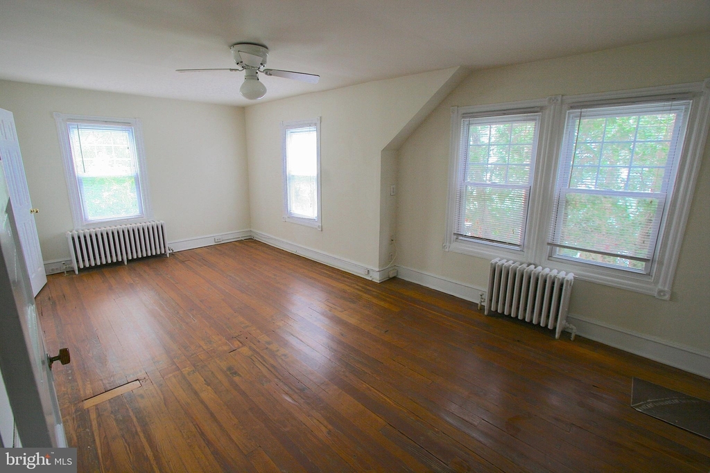 1037 Rees Avenue - Photo 28