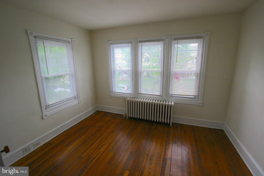 1037 Rees Avenue - Photo 31