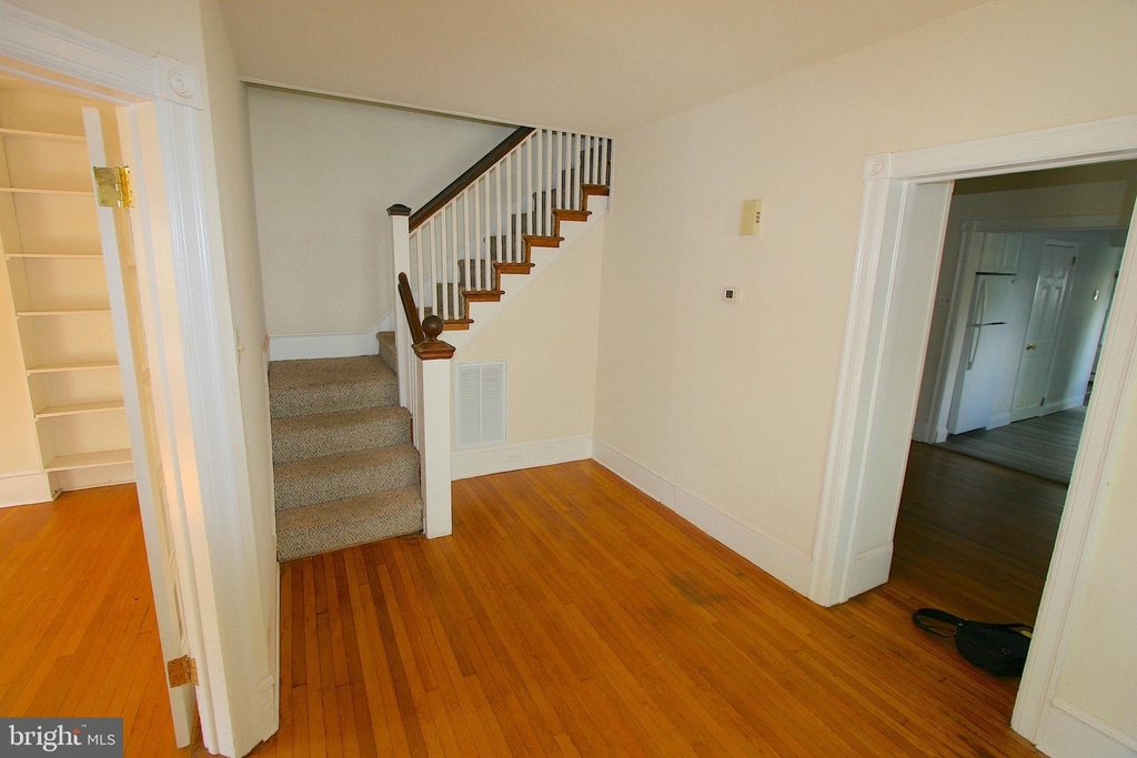 1037 Rees Avenue - Photo 11