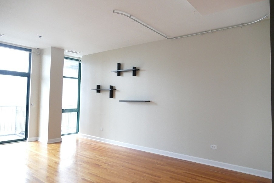 221 E Cullerton Street - Photo 2