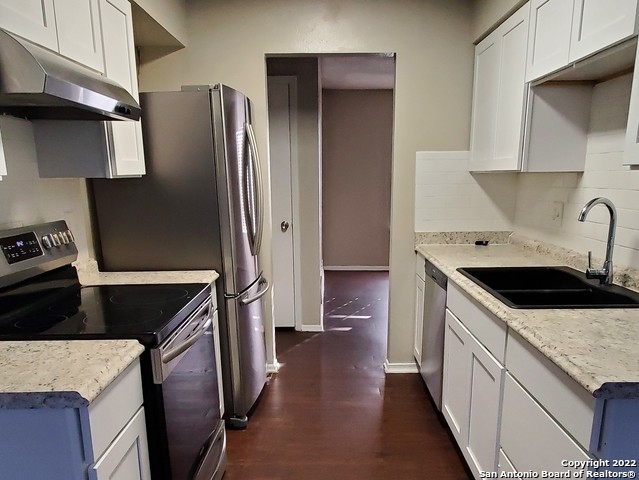 5915 Cliff Ridge - Photo 2