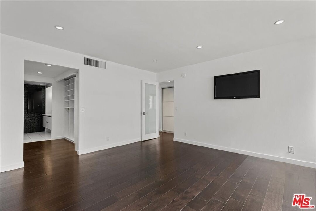 10701 Wilshire Blvd - Photo 9