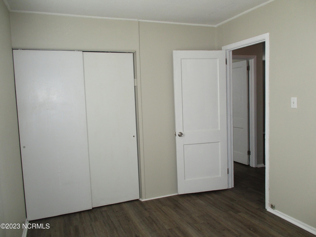 1208 Davis Street - Photo 7