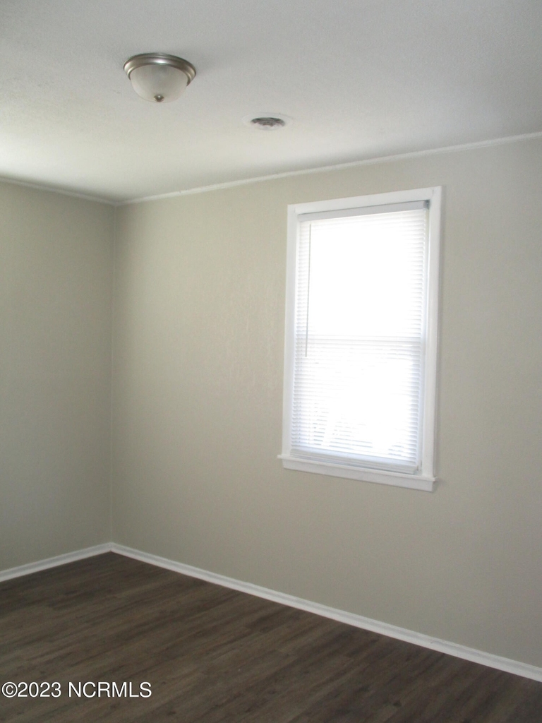 1208 Davis Street - Photo 4