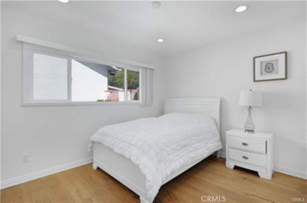 22335 Kittridge Street - Photo 16