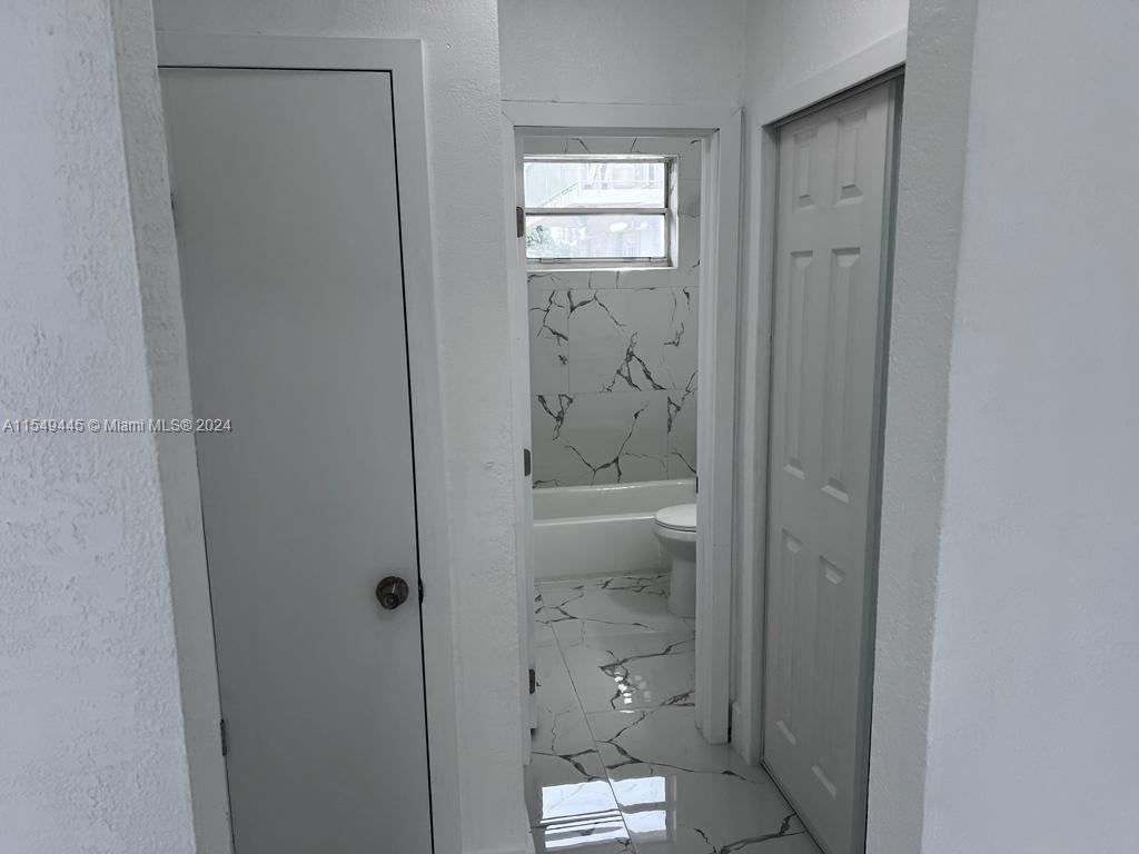 1131 Sw 7th St - Photo 3