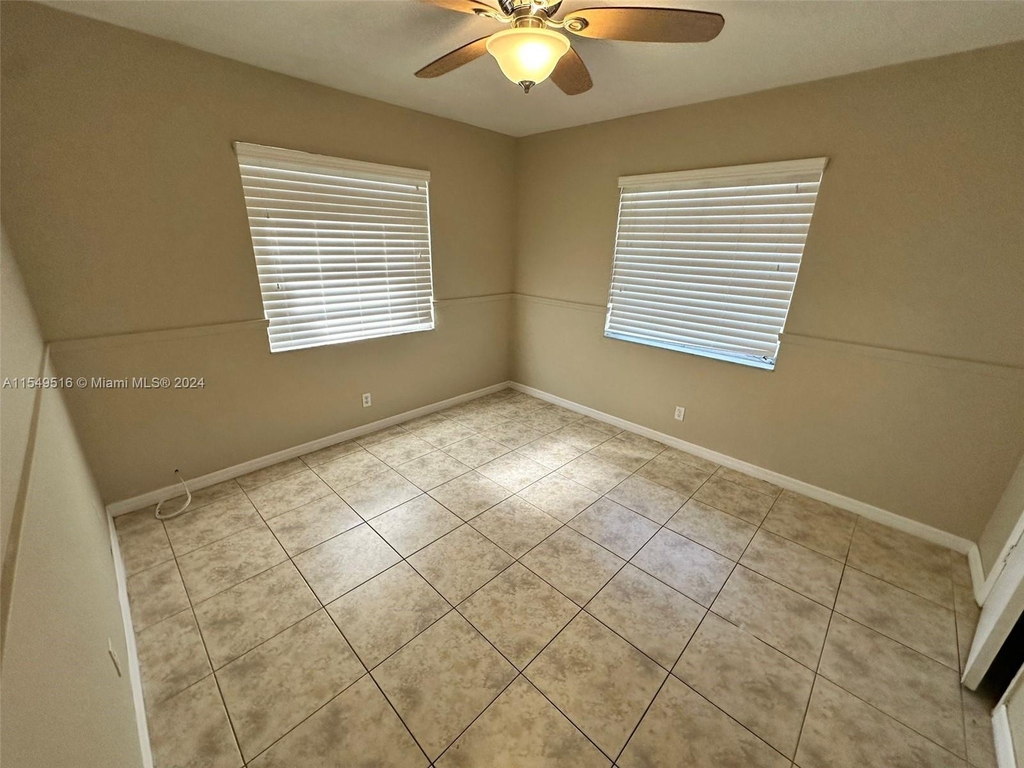 1098 Ne 34th Ct - Photo 6