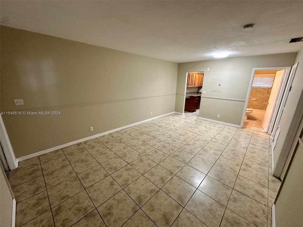 1098 Ne 34th Ct - Photo 2