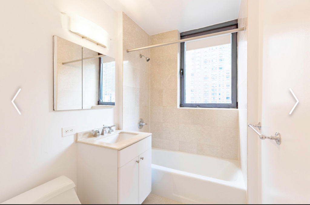 West 48th Street - Photo 6