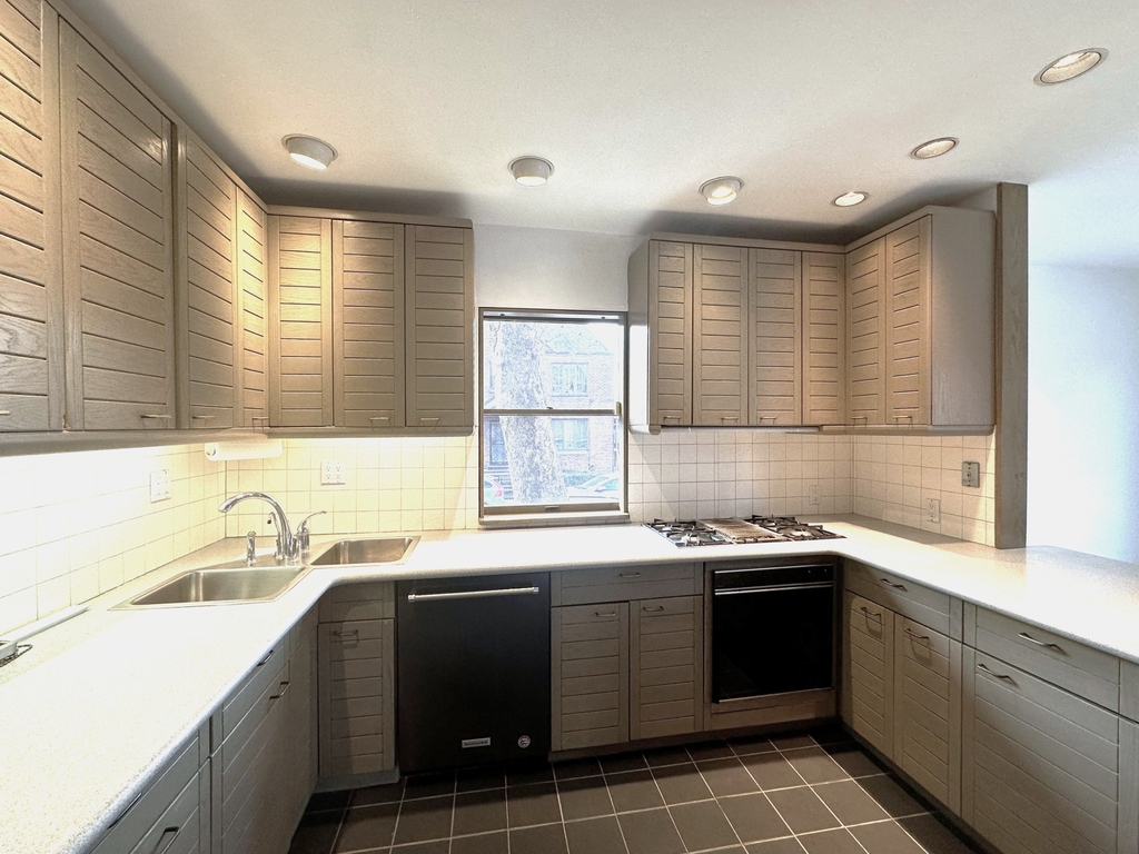 66-5 Dartmouth Street - Photo 1