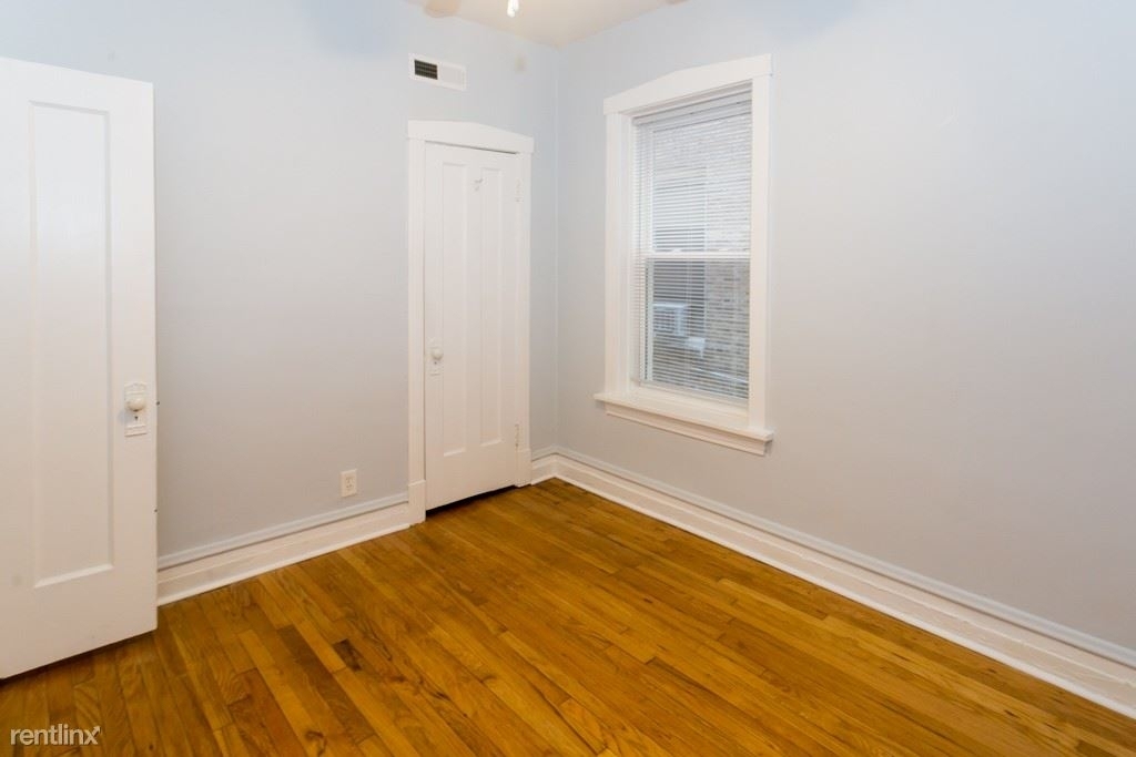 4735 N. Washtenaw, Unit 7 - Photo 14