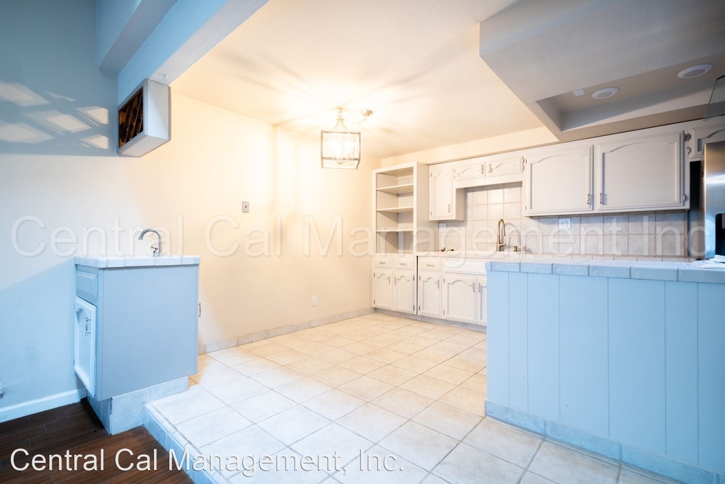 2316 Gosford Rd, Apt J - Photo 7