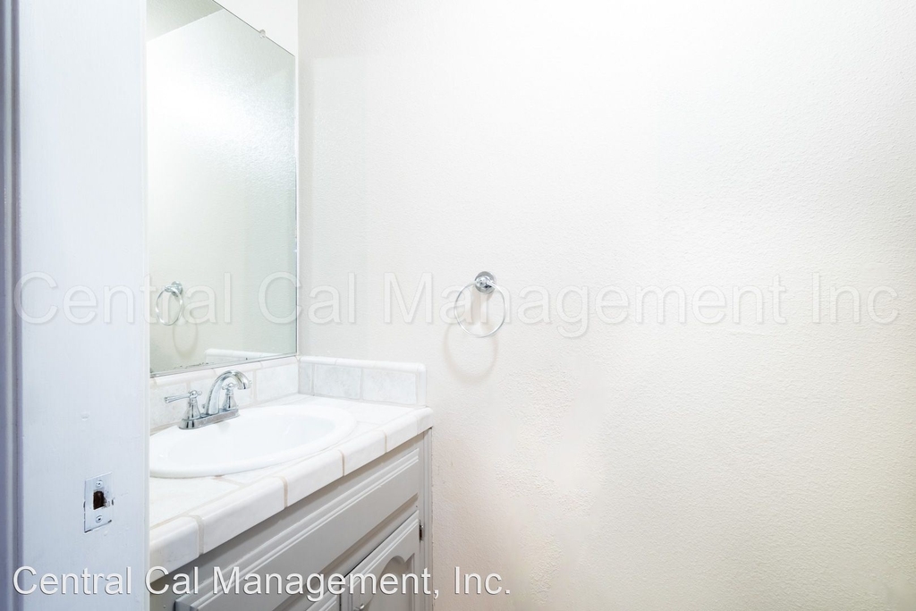 2316 Gosford Rd, Apt J - Photo 10