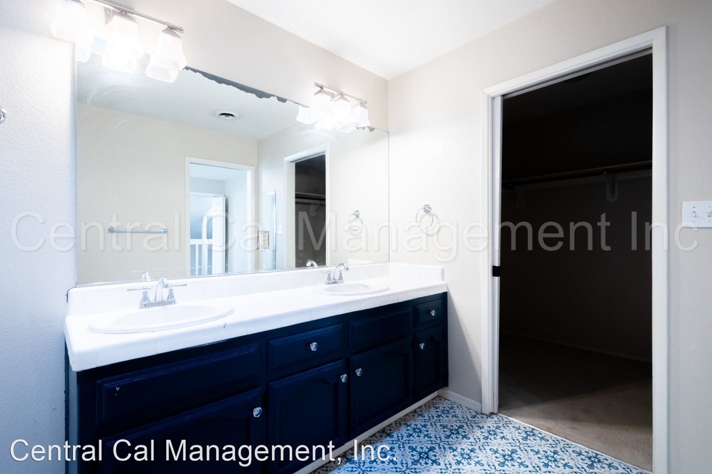 2316 Gosford Rd, Apt J - Photo 17