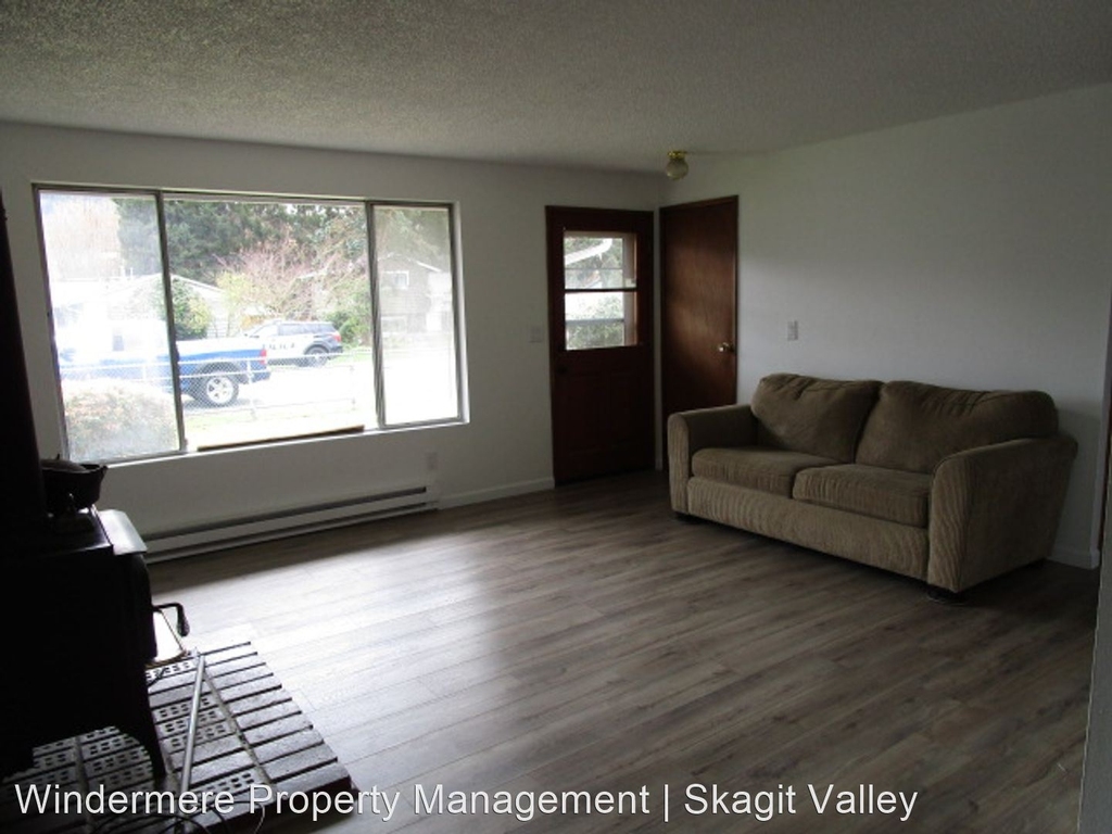 1114 Fidalgo Street - Photo 1