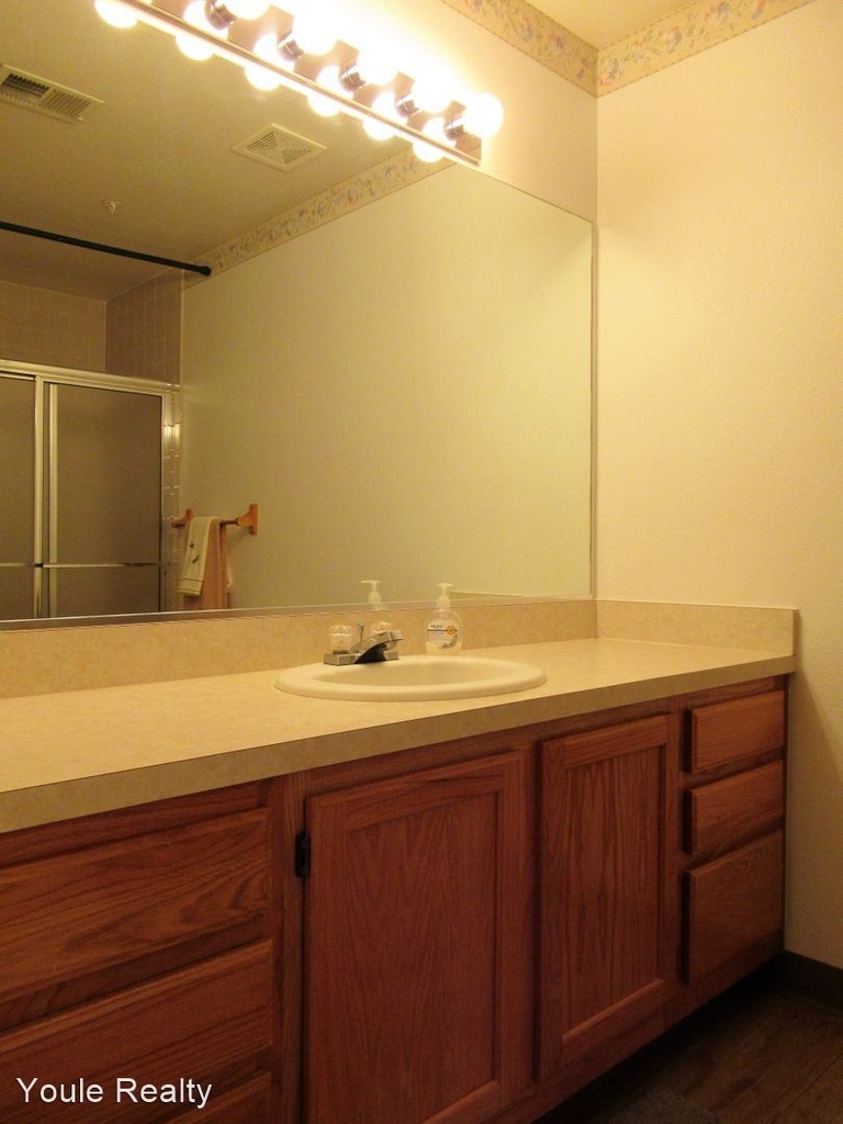 4545 Wheaton Dr Unit E200 - Photo 20