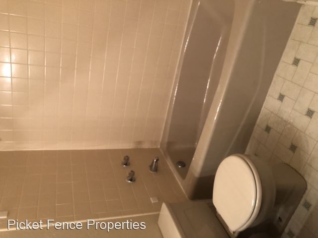 907 44th Ave Court - Photo 25