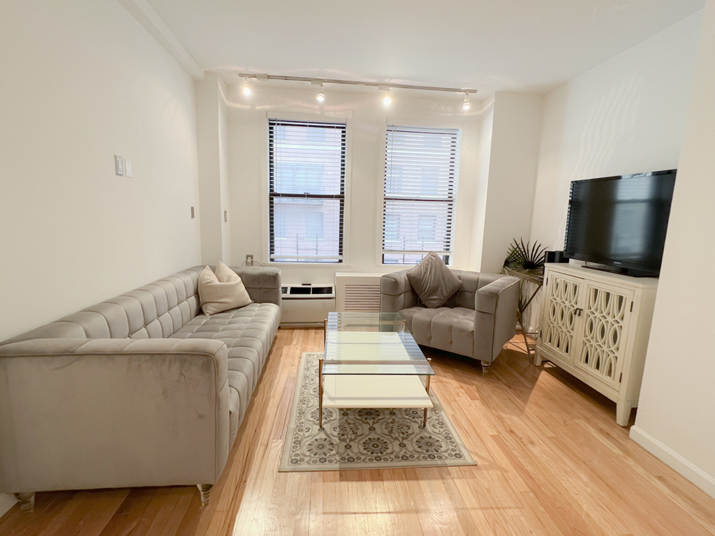 West 58th Street - Photo 1