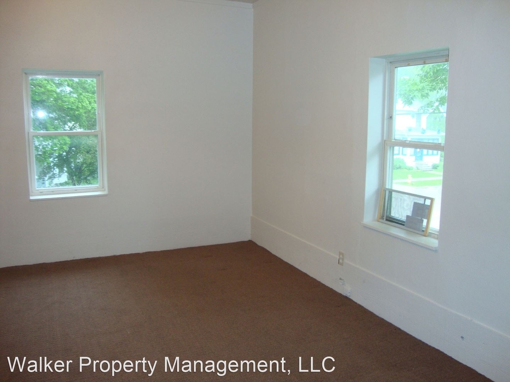 220 Linn Street - Photo 4