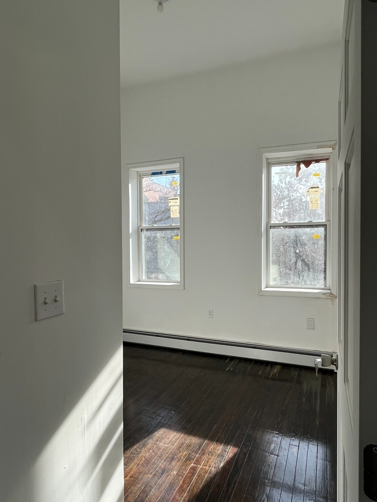 743 40th Street - Photo 2